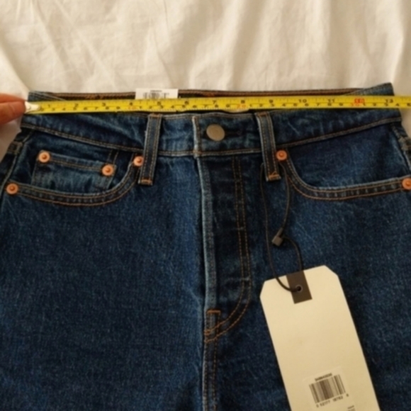 Levi's Wedgie Straight Jeans Below the Belt - Picture 4 of 10